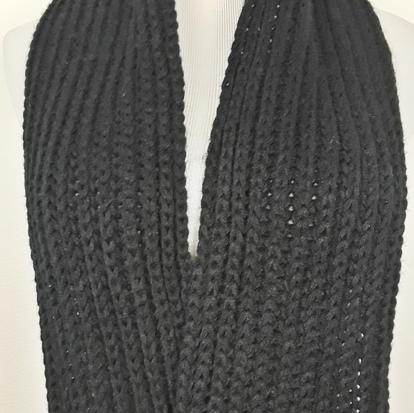 Handmade Black Knitted Wrap Scarf - Picture 5 of 6